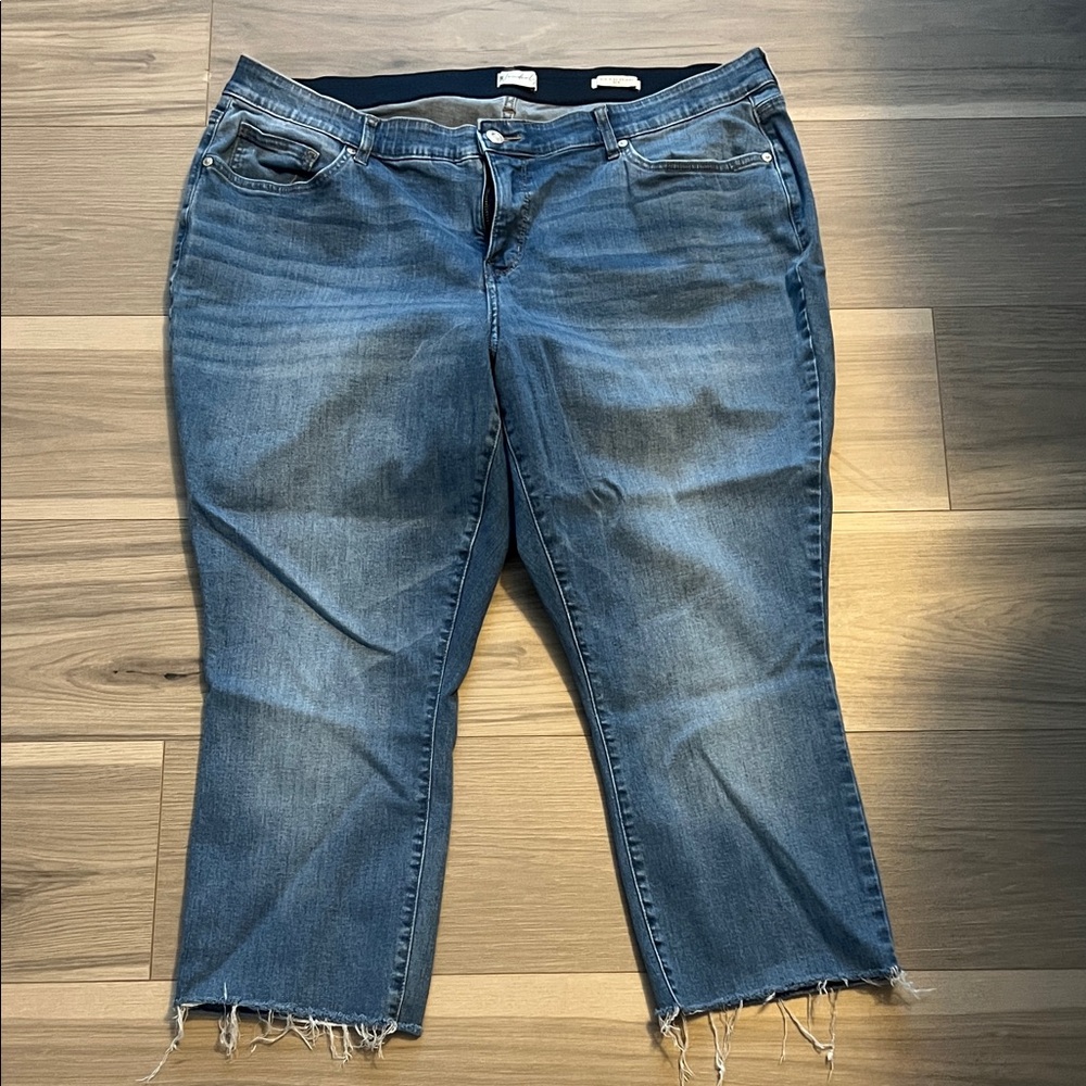 Wonderly Distressed Blue Skinny Jeans